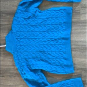 Estoy Viendo un polo azul 💙 pare el Invierno